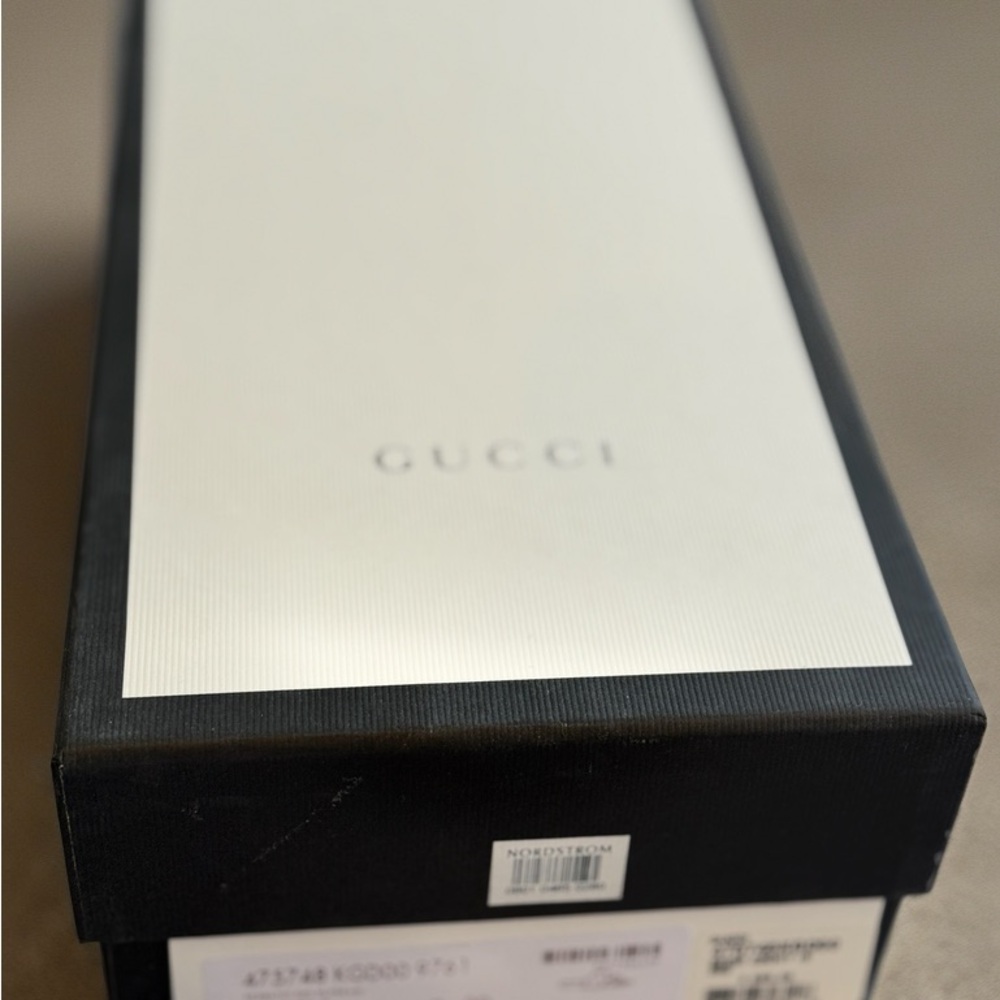 Gucci Pearl Slides RARE - WOMEN'S SIZE 39 *runs 1/2 size small, will fit size 8 - Picture 10 of 11